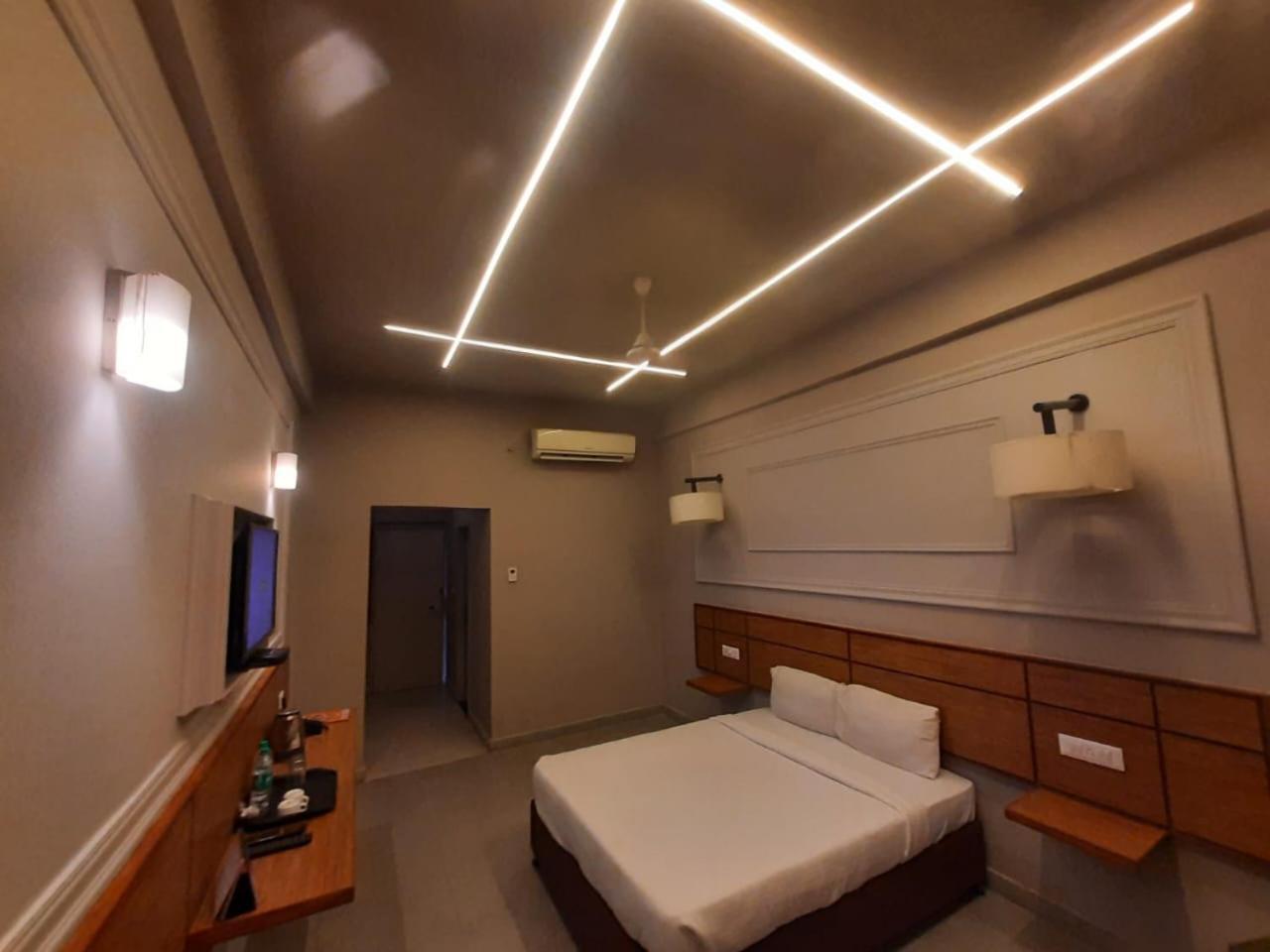 Max Hotels Prayagraj Exterior photo