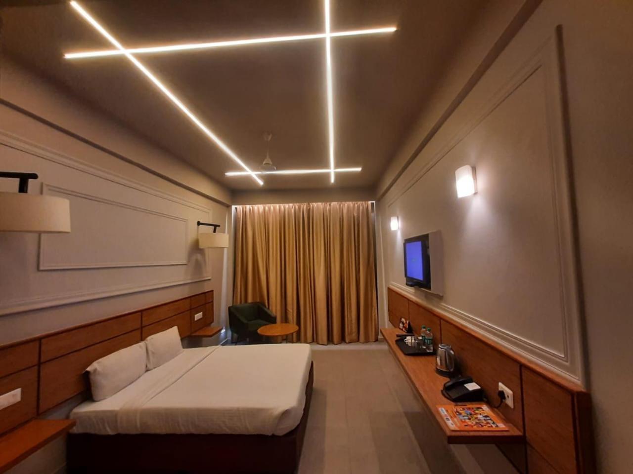 Max Hotels Prayagraj Exterior photo