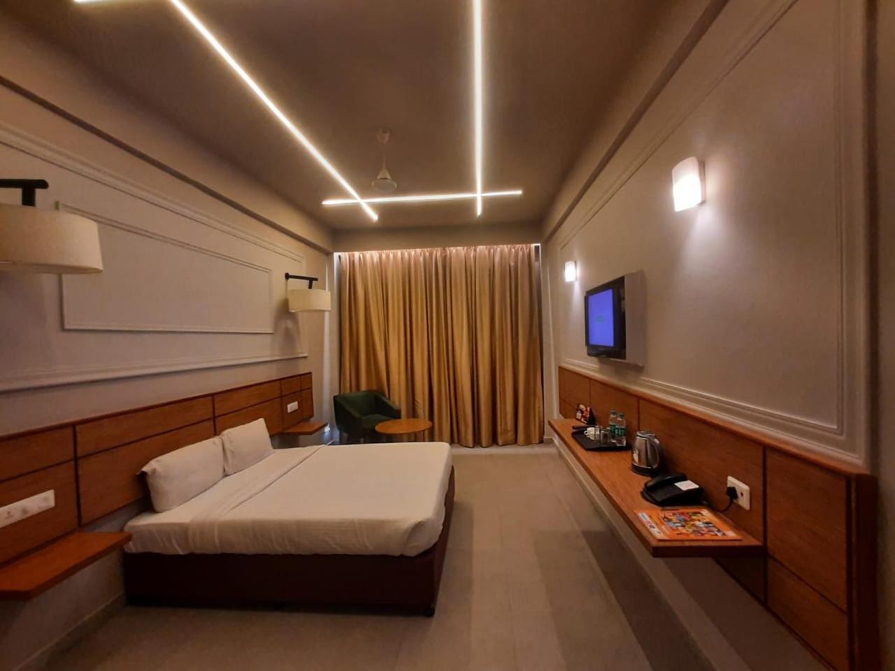 Max Hotels Prayagraj Exterior photo