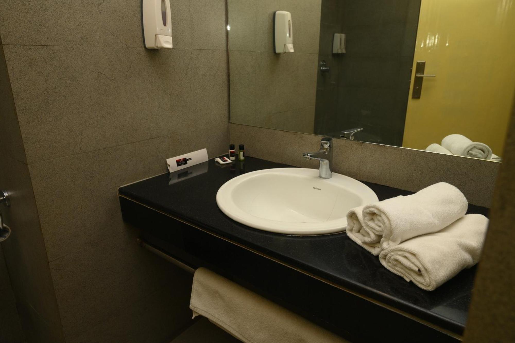 Max Hotels Prayagraj Exterior photo
