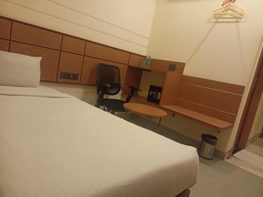 Max Hotels Prayagraj Exterior photo